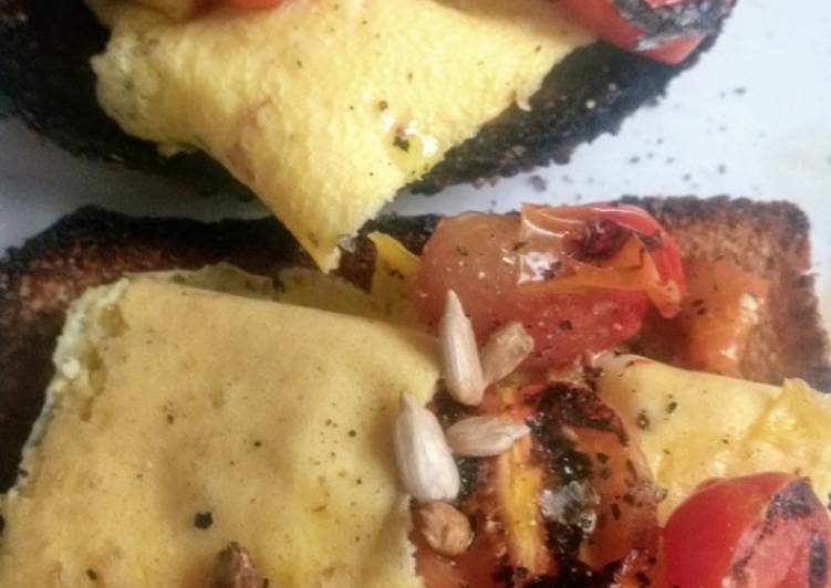 Desayuno tomate y huevo Desayuno tomate y huevo