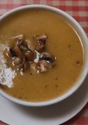 Una foto de Crema de zapallo, papas y brócoli