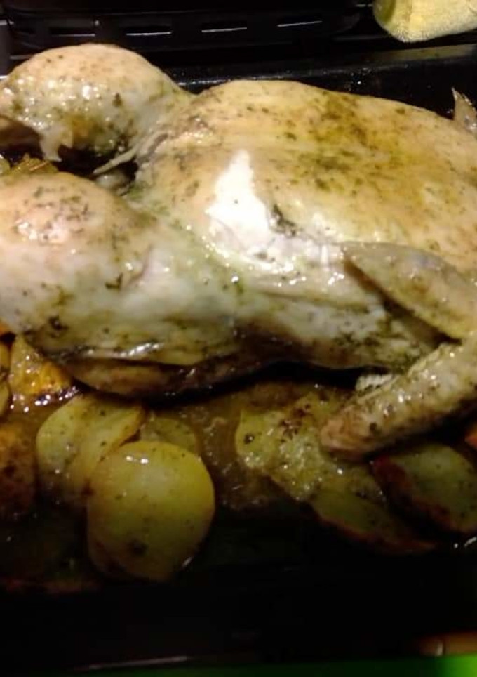 Una foto de Pollo asado con patatas