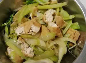 รูปของ เซเลอรี่กับเต้าหู้(Fried Celery with Tofu)