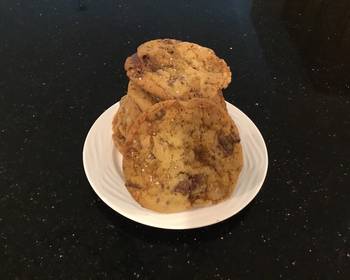 Fresh, Serving Recipe Salted Caramel Chocolate Chunk Cookies Yummy