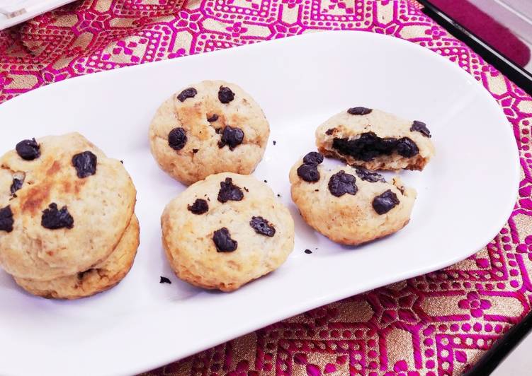 Easy Recipe: Appetizing Dark chocolate ganache filled choco chip cookies