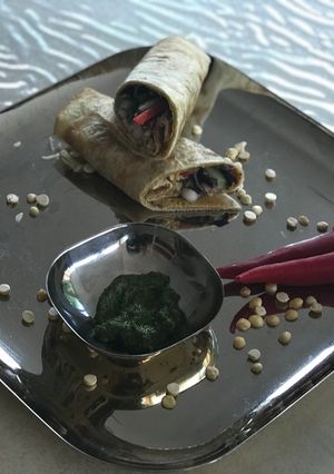 A picture of Ugandan Rolex or wrapollete.