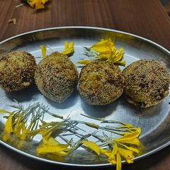 A picture of Mix vegetable cheese balls.
