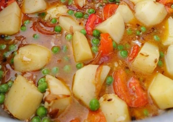 Recipe of Favorite Aloo matar gajar ki sabzi