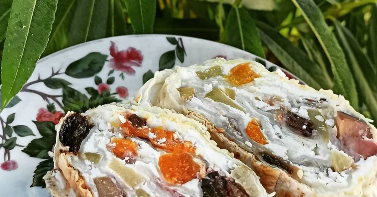 Торт из рулетов с курагой и черносливом