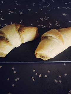 Une photo de Croissants apéritifs au jambon fumé, chèvre et pesto