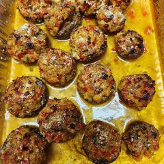 A picture of Stuffed mushrooms 🍄.