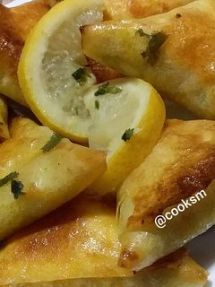 صورة لوصفة صامصة بوراك بالفرن بدون لحوم