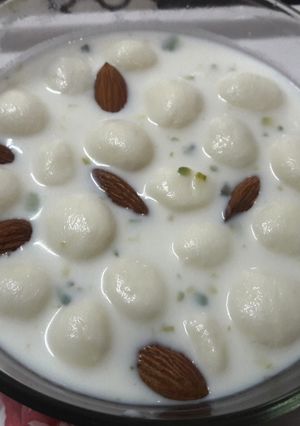 A picture of Angoori ras malai.