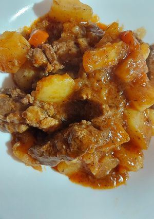 Una foto de Estofado de carne con patatas