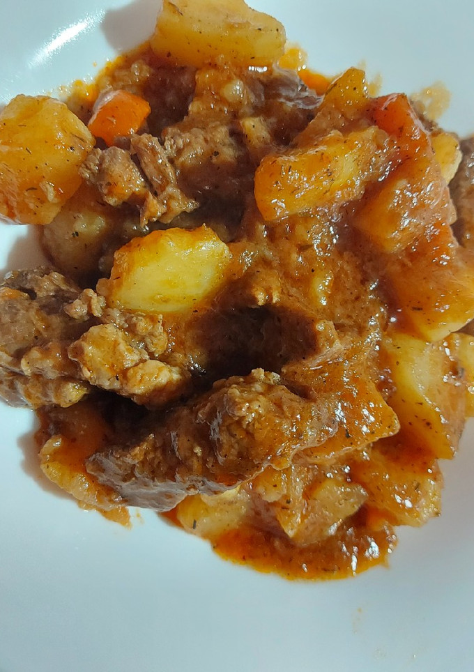 Una foto de Estofado de carne con patatas
