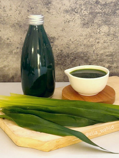Foto resep Jus Daun Suji, Pewarna Hijau Alami Aroma Pandan
