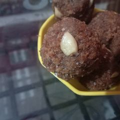 A picture of Bread ladoo.