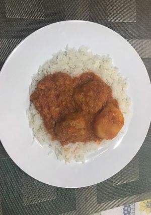 Una foto de Albóndigas con arroz