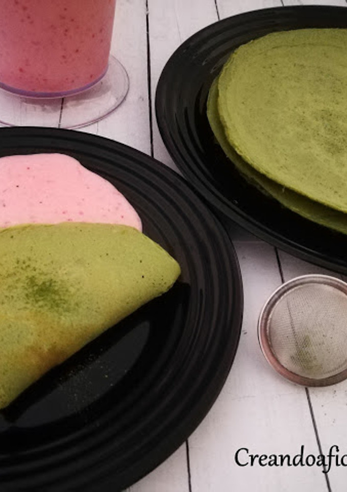 Una foto de Crepes con té matcha