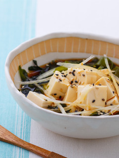 【家樂福廚房】低熱量輕食》海藻豆腐沙拉 的食譜成品照片