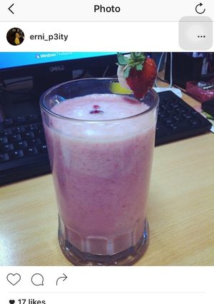 Foto resep Raspberries & strawberry smoothies