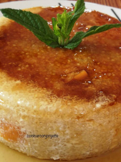Una foto de Budín de tapioca con fruta y queso mató