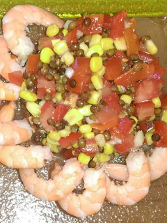 Una foto de Ensalada de lentejas con langostinos