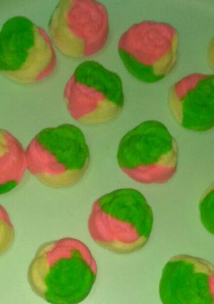 Foto resep Bolu kukus mawar warna warni