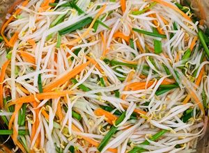 Hình của món Dưa giá chay bất bại - món Tết tuổi thơ của mình.