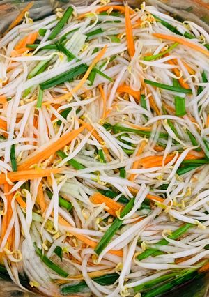 Hình của món Dưa giá chay bất bại - món Tết tuổi thơ của mình.