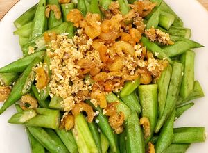 Hình của món Đậu bắp xào tôm khô🦐.