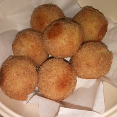 A picture of Stuffed Potato Balls.