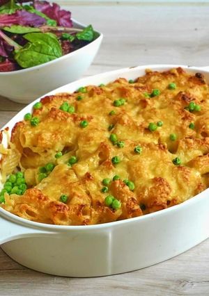 A picture of Mac and cheese.