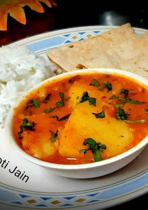 भंडारे वाली अचारी आलू (bhandare wali achari aloo recipe in Hindi) रेसिपी मुख्य फोटो