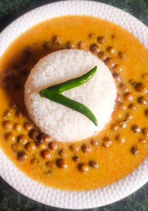 काले चने की कढ़ी (kale chane ki kadhi reicpe in Hindi) रेसिपी मुख्य फोटो