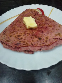 A picture of Beetroot Paratha.
