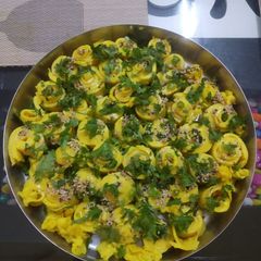 A picture of Khandvi.