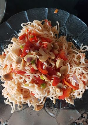 A picture of Vegetarian noodles.