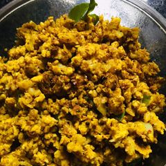 A picture of Cauliflower pode masala.