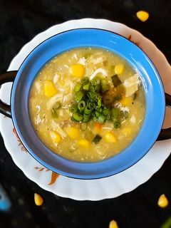 চিকেন কর্ন স্যুপ (chicken corn soup recipe in Bengali) রেসিপির প্রধান ছবি
