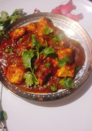 शाही पनीर (Shahi Paneer recipe in hindi) रेसिपी मुख्य फोटो