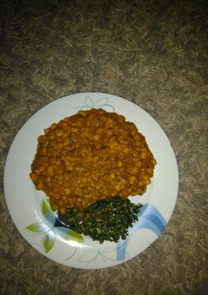 A picture of Porridge beans and corn with vegetable soup.