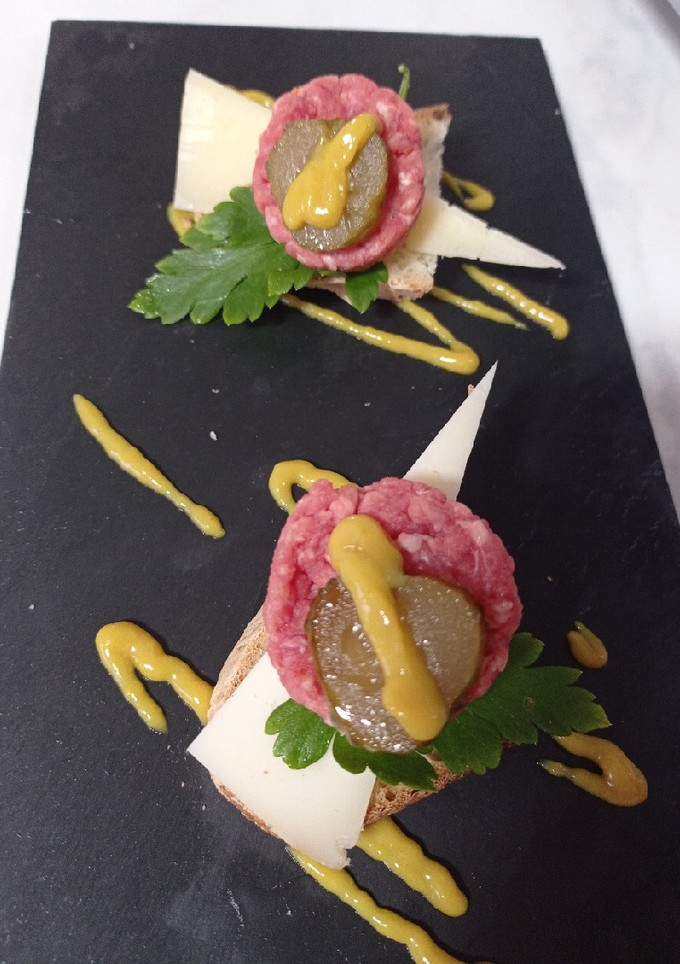 Una foto de Tartar de buey