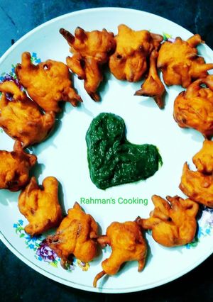 A picture of Besan pakore.