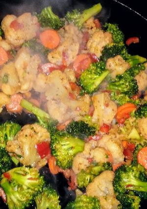 A picture of Cast Iron Chicken & Veggies.