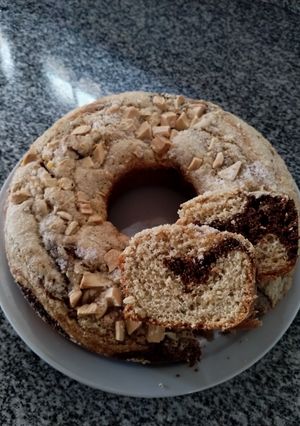 Una foto de Budín marmolado con café y chocolate blanco