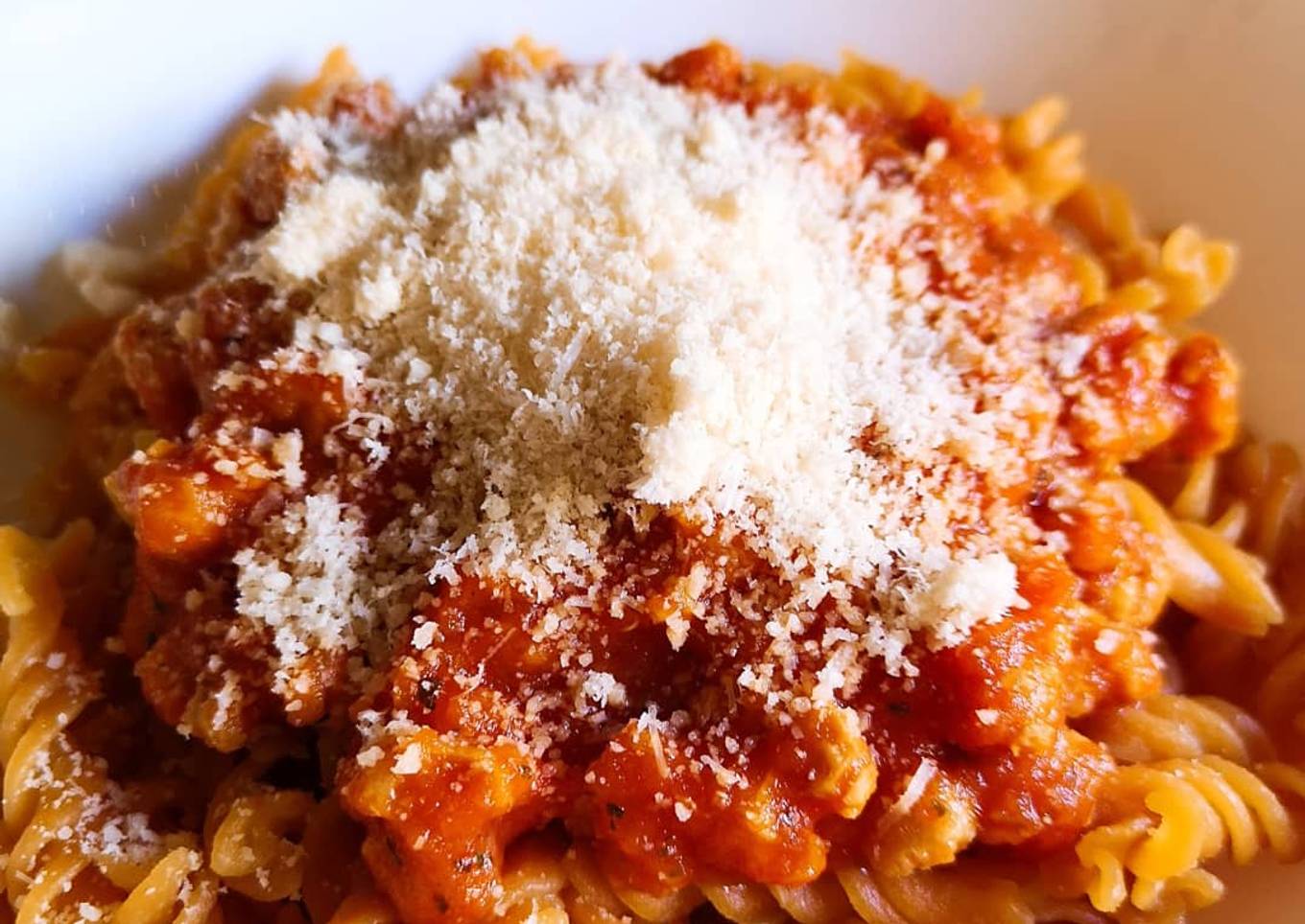 Falsa boloñesa (soja texturizada) con pasta de lentejas rojas