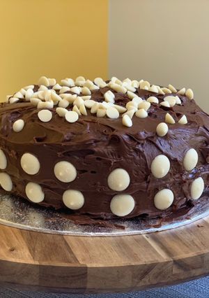 A picture of Vegan birthday cake.