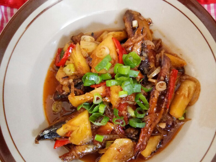 Bagaimana Menyiapkan Tongkol Asam manis pedas yang Menggugah Selera