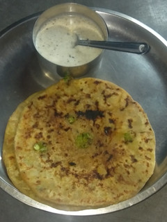 मटर पनीर आलू का पराठा (Matar Paneer aloo ka paratha recipe in Hindi) रेसिपी मुख्य फोटो