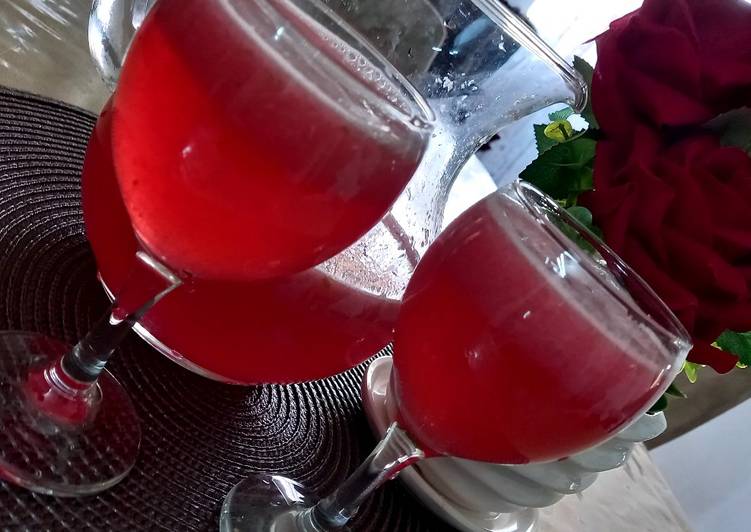 شربت عصير الرمان