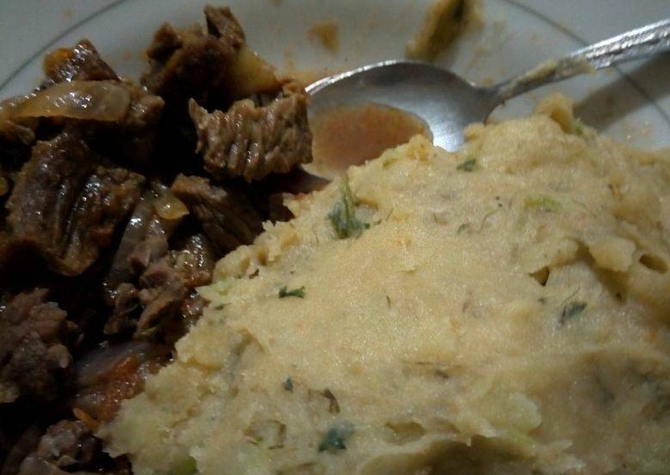 Mashed matoke served wid beef stew