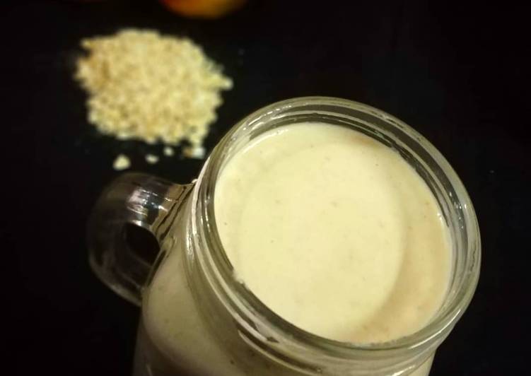 Oats and apple smoothie